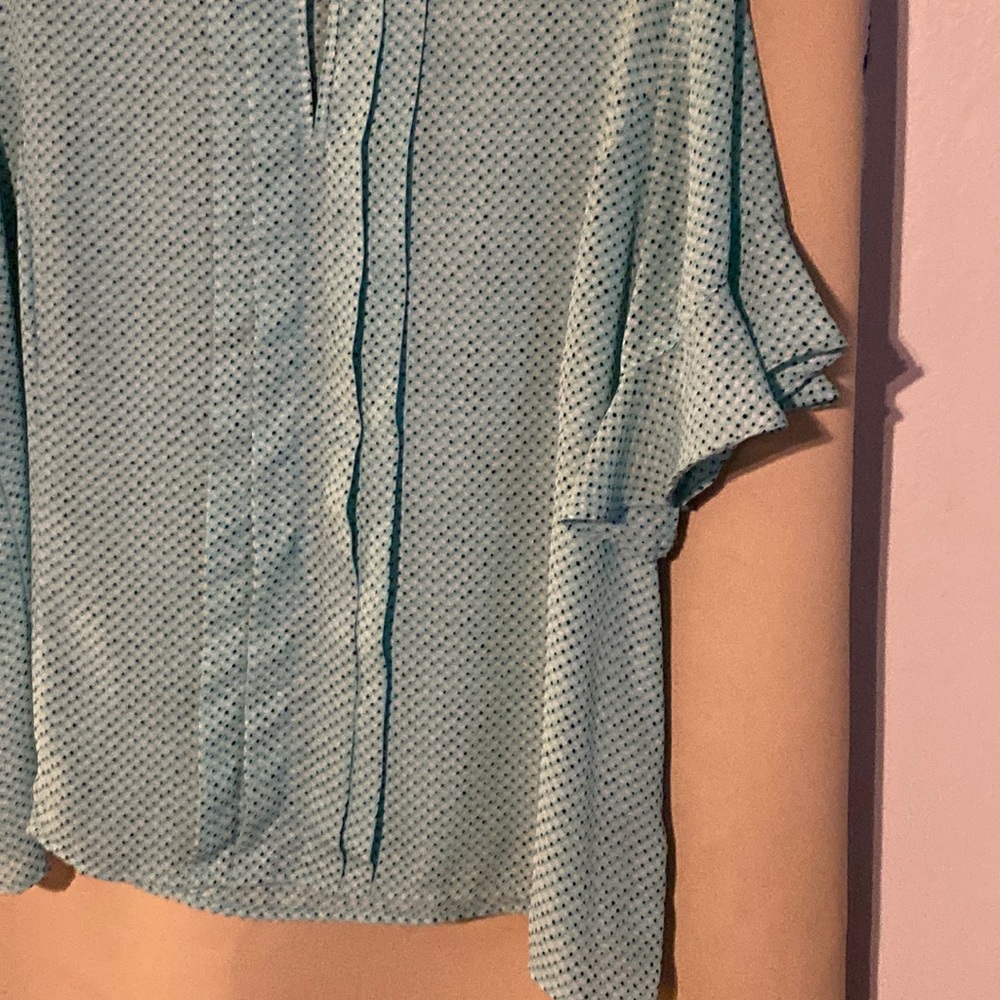 Women’s size blouse - Picture 3 of 5
